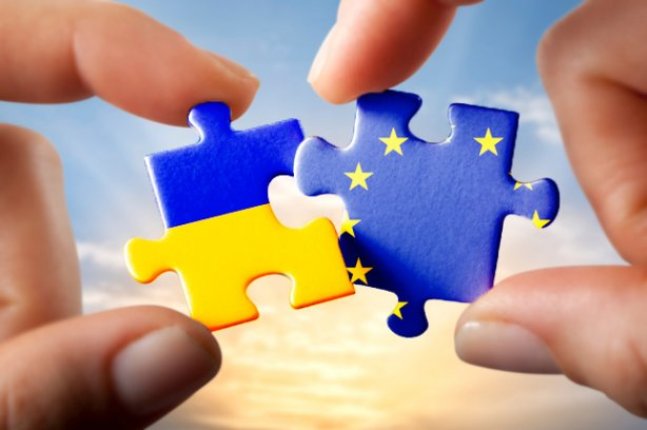 Украина и ЕС могут обсудить безвизовый режим осенью, – еврокомиссар