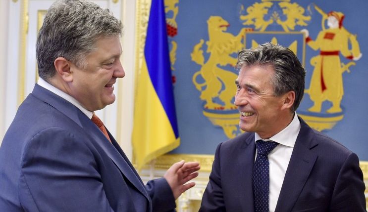 Надо объединить усилия для продвижения интересов Украины в мире, – Порошенко
