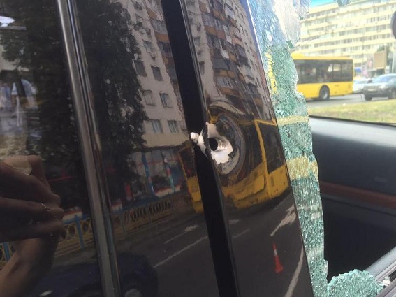 В Киеве мотоциклисты подстрелили мужчину