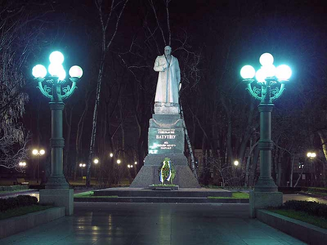 Кличко распорядился снять в Киеве 143 советских памятных знака
