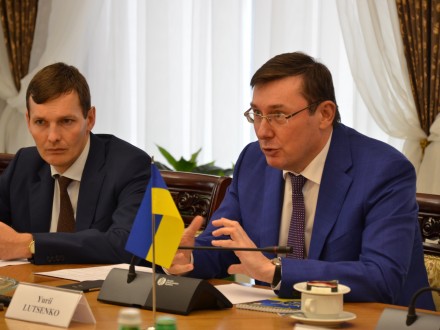 Луценко обсудил с Ханом борьбу с коррупцией