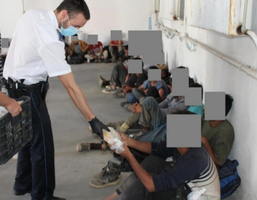 В Венгрии задержали украинца, везущего 33 нелегальных мигрантов