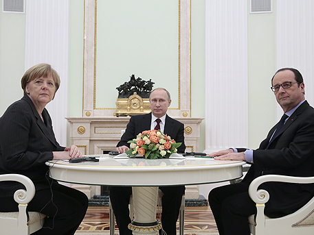 Путин обсудил с Меркель и Олландом ситуацию в Крыму