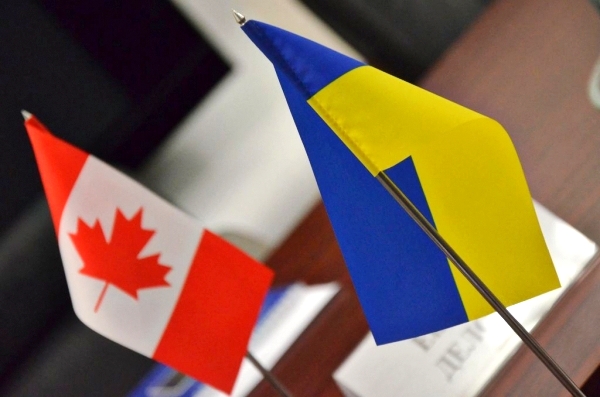 Канада не будет отменять визы для украинцев