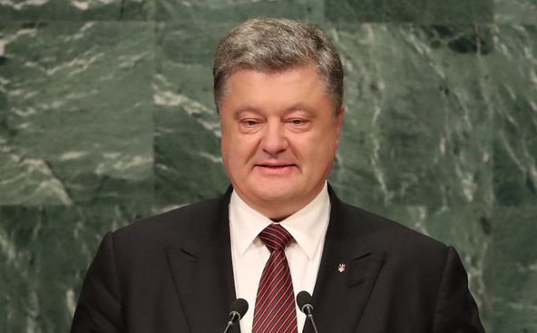 На Донбассе наемники из РФ вооружены до зубов, – Порошенко