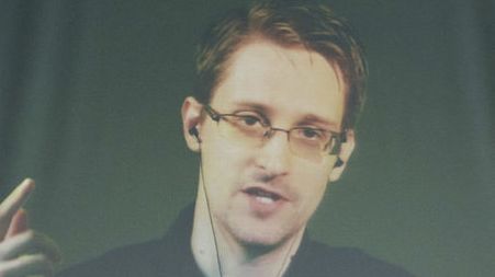 Сноуден попросил Обаму помиловать его