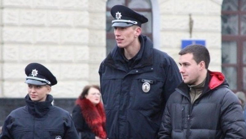 Шефа ивано-франковских патрульных подозревают в применении силы к АТОшнику