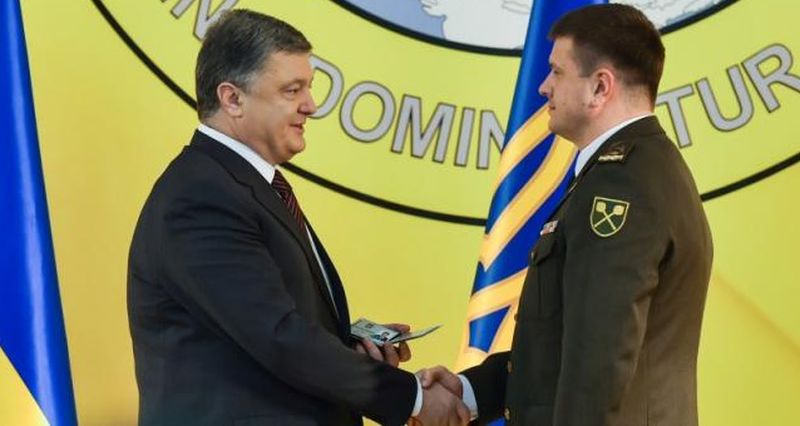 Порошенко представил нового начальника разведки Минобороны