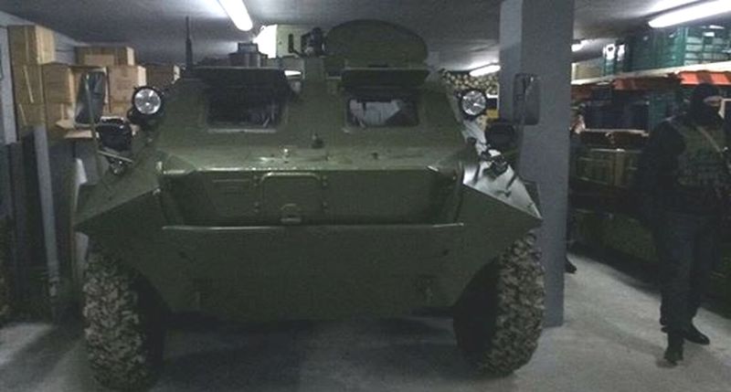У Киева нашли бункер с БТР и оружием