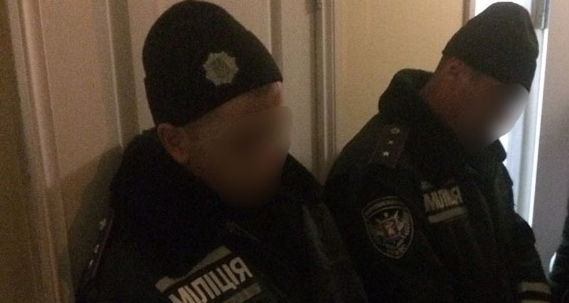 В Запорожье задержаны полицейские, грабившие людей