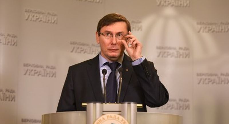 Луценко: Новинский давал указания Коряку по незаконно удерживаемому Драбинко