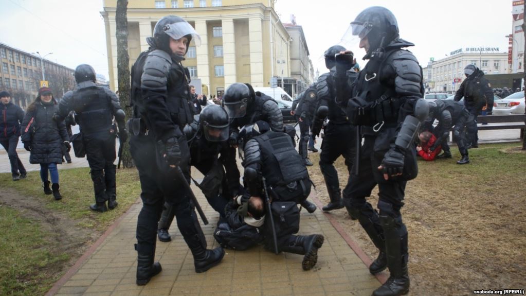 Нардепы призывают отпустить задержанных в Беларуси участников акций протеста