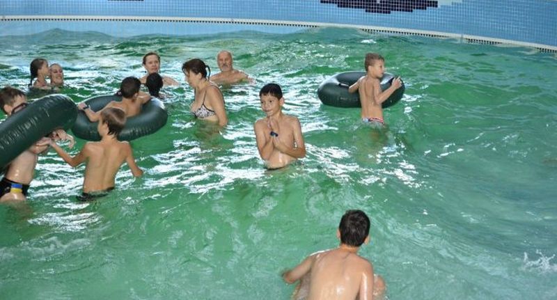 В Минздраве назвали причину отравления детей в харьковском аквапарке