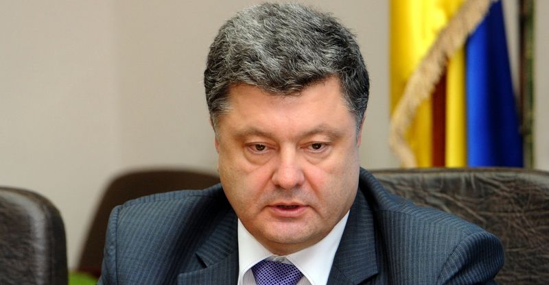 Порошенко пообещал подписать закон об э-декларациях для антикоррупционеров