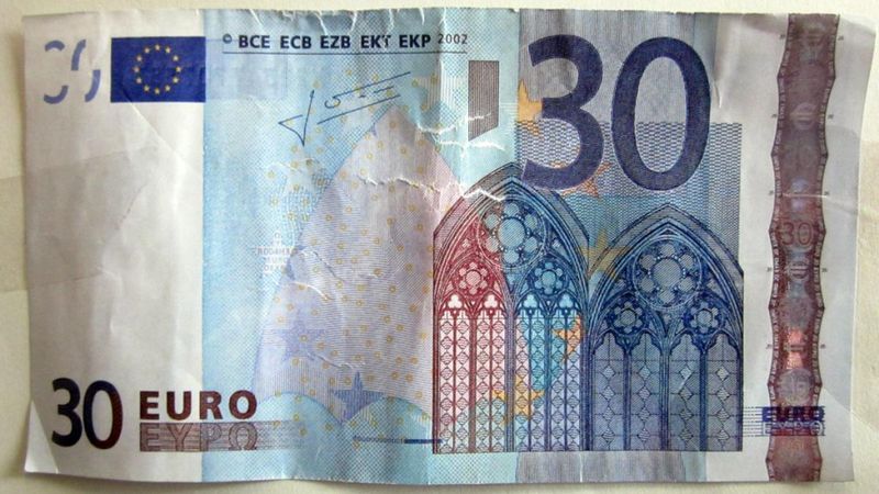 Порошенко обещает билеты в Европу за 30 евро