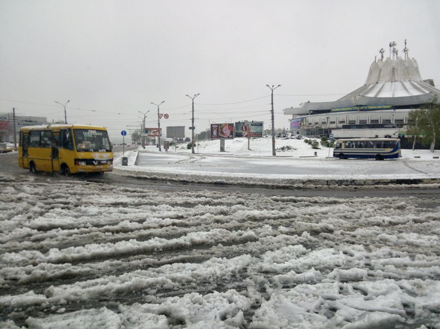 В Днепре из-за непогоды закрыли школы