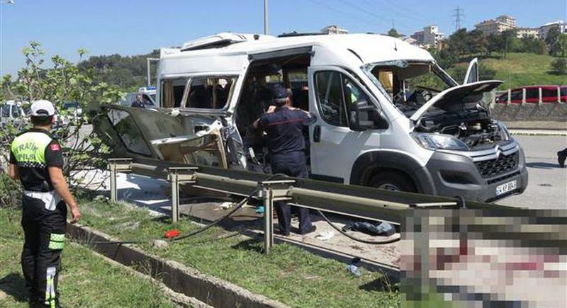 В Стамбуле взорвался микроавтобус со студентами