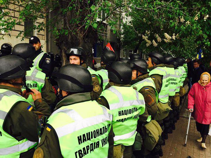 Полиция задержала 24 человека в офисе ОУН