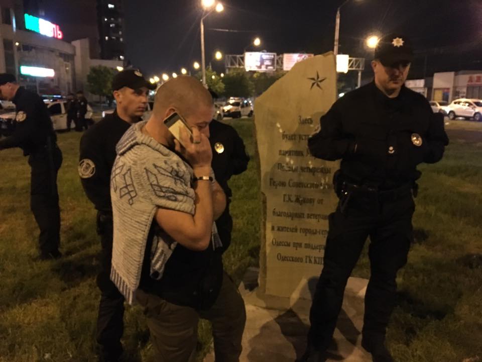 В Одессе демонтирован памятный камень маршалу Жукову