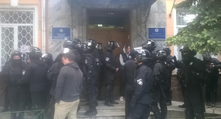 Киевская полиция отпустила задержанных членов ОУН