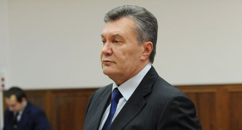 Обнародована новая повестка Януковичу