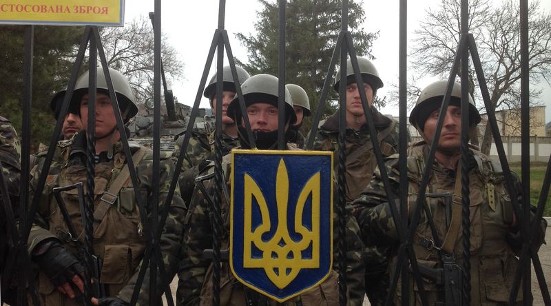 Под Киевом на территории в/ч военнослужащий выстрелил в мужчину