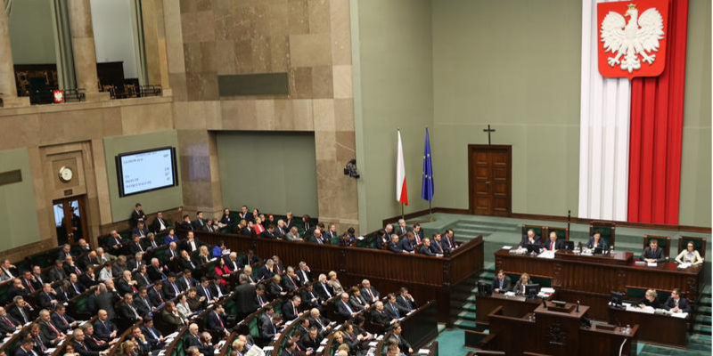 Сейм Польши принял закон о судебной реформе