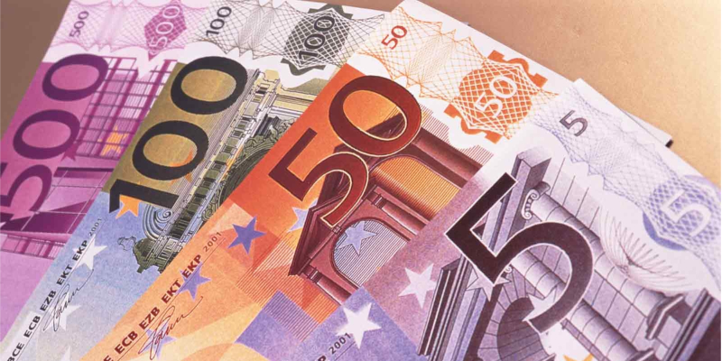 Курс евро на межбанке превысил отметку в 30 гривен