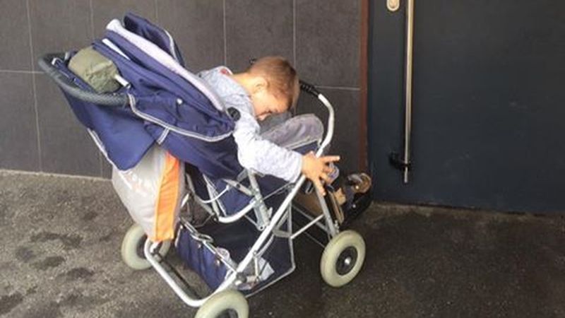 Мать ребенка с инвалидностью утверждает, что его не пустили на экскурсию на фабрику Roshen