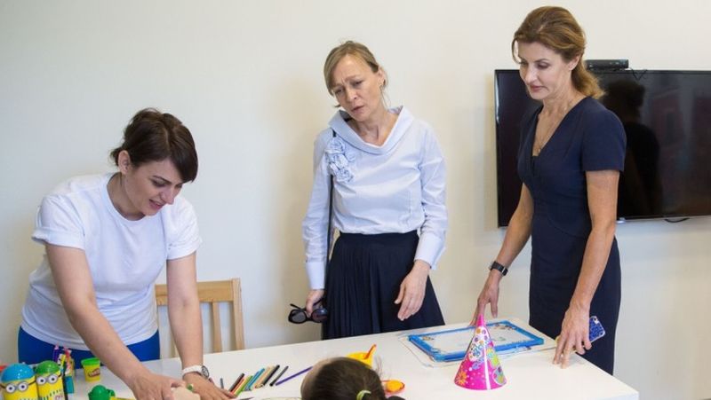 Марина Порошенко встретилась в Грузии с детьми погибших участников АТО