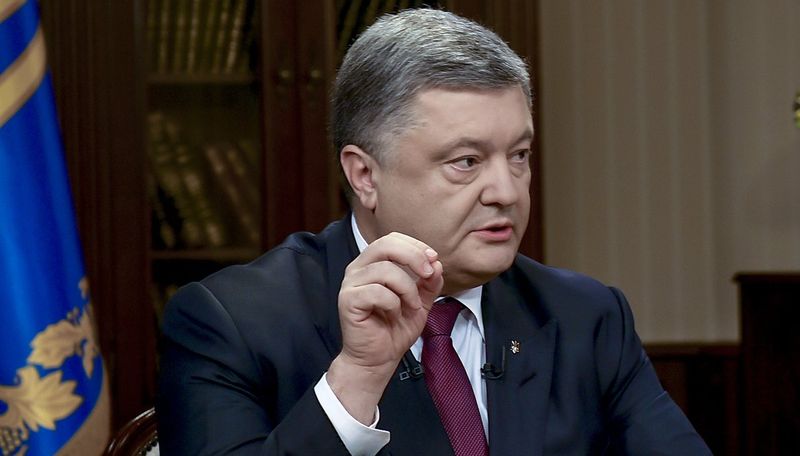 Порошенко освободил от штрафов налогоплательщиков, пострадавших от кибератак