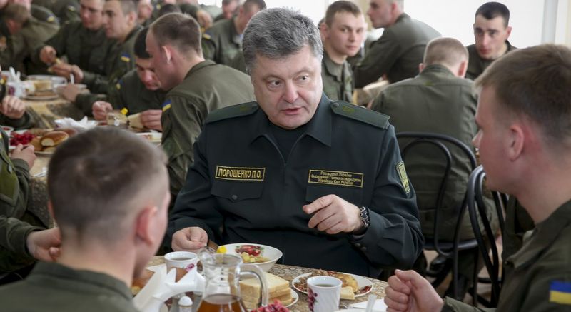 Порошенко подписал указ о призыве в Нацгвардию