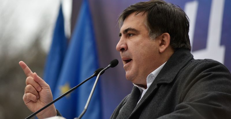 Саакашвили: грузины пытаются остановить грабеж украинцев