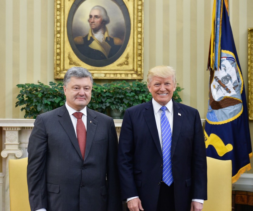 Порошенко получил от Трампа поздравление с Днем Независимости