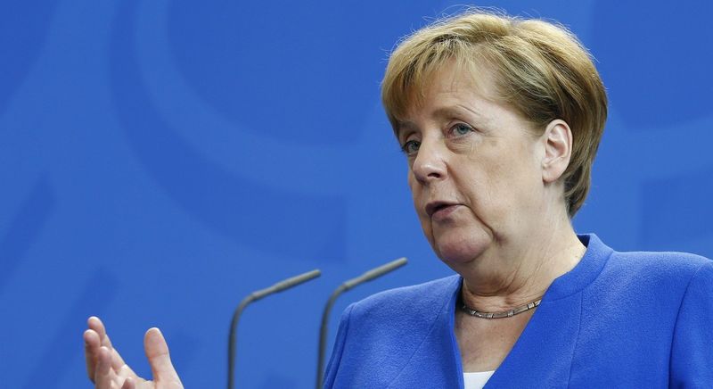 Меркель: ЕС может принять вдвое больше беженцев
