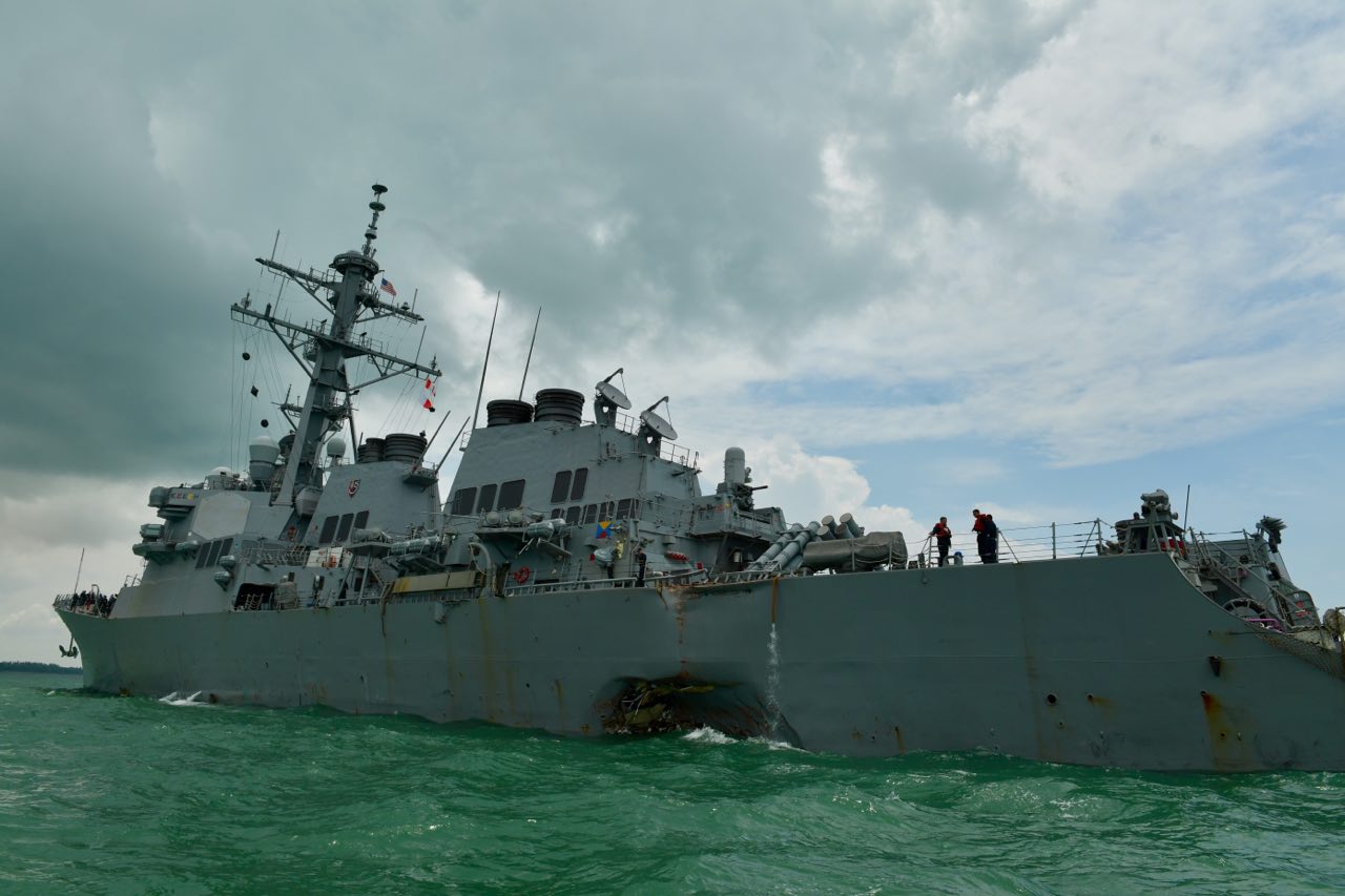 ВМС США проведут проверку из-за столкновения «Маккейна» с танкером