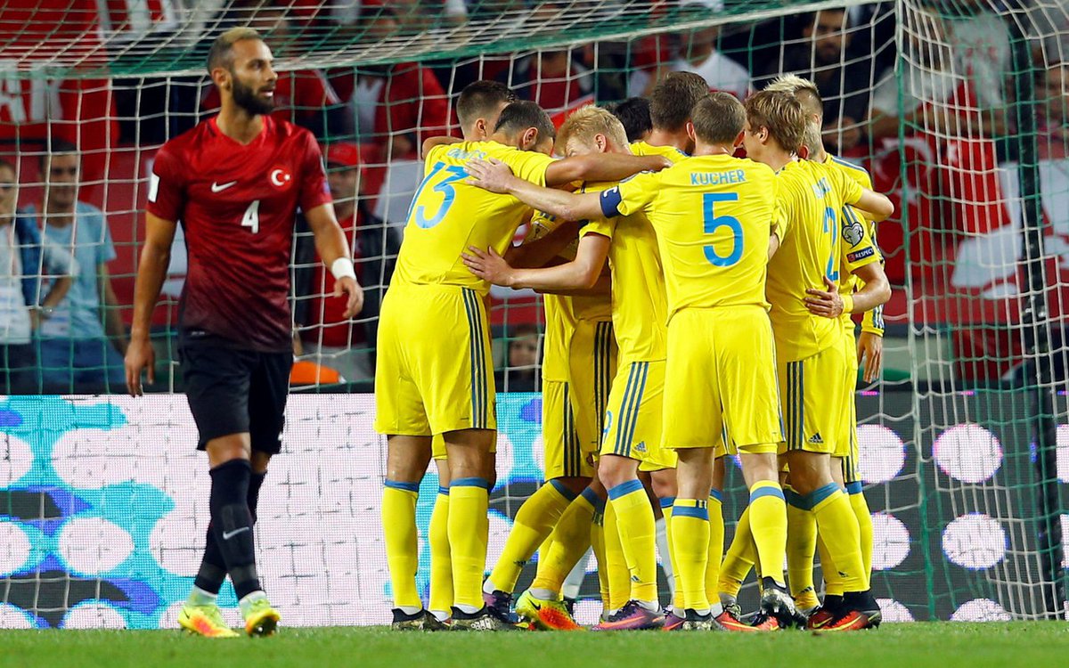Троян призвал воздержаться от провокаций во время матча Украина-Турция
