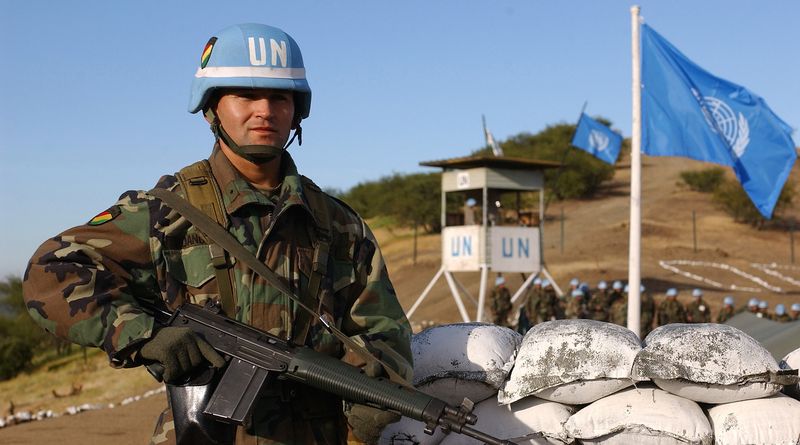 Порошенко: миротворцы ООН не будут размещаться по российскому сценарию