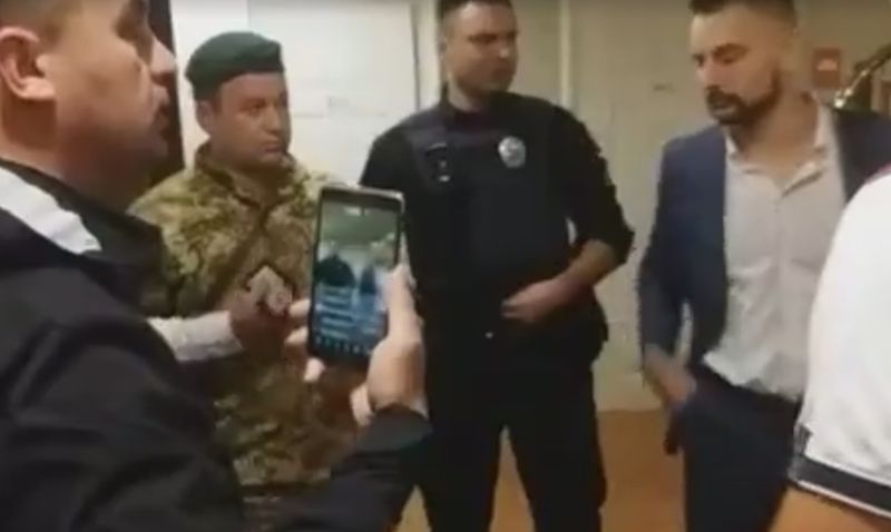 Во Львове правоохранители прибыли в отель к Саакашвили