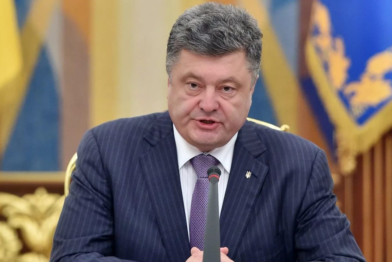 Порошенко призвал усилить давление на РФ из-за приговора Умерову