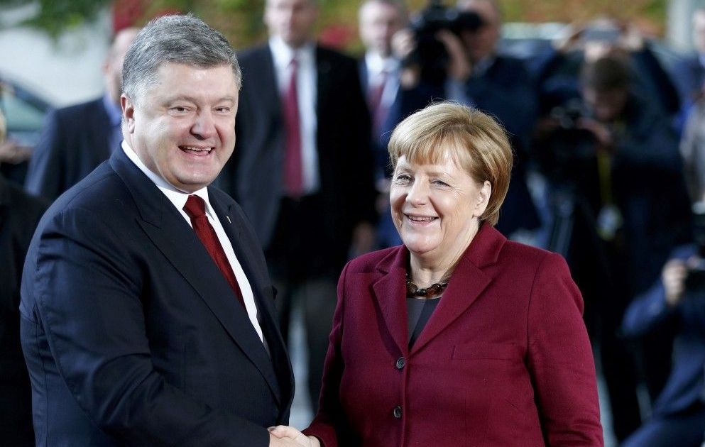 Порошенко и Меркель согласовали подходы по миротворцам