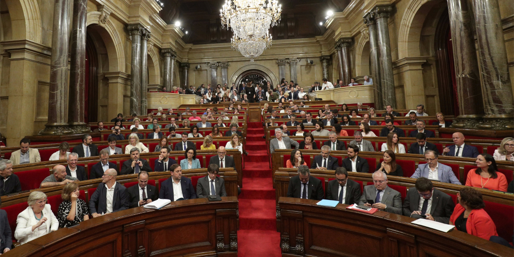 Парламент Каталонии признал решение о его роспуске