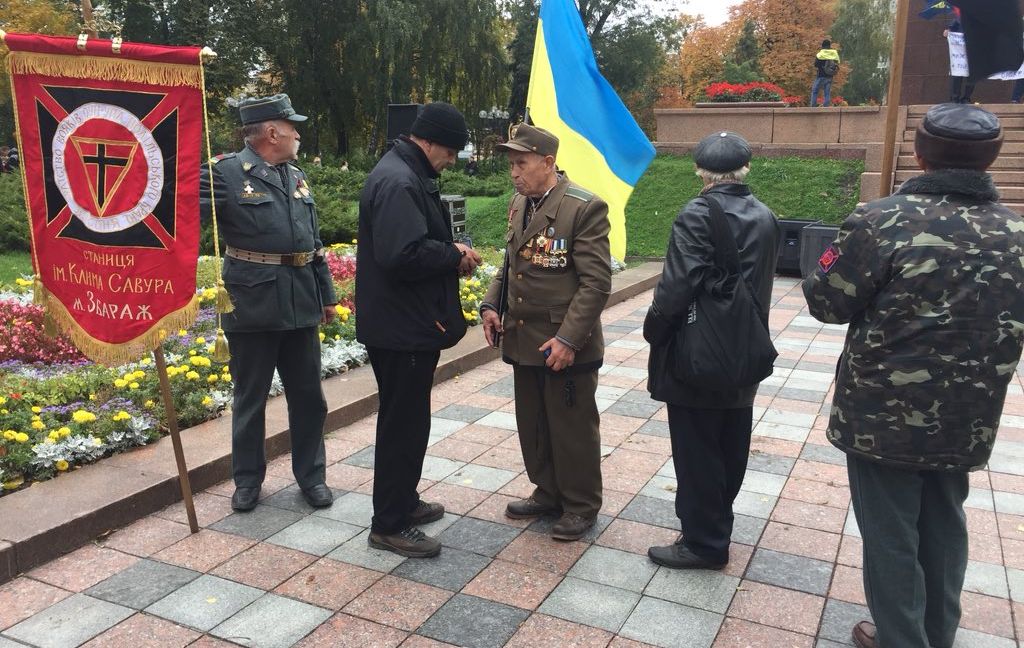 Видео: в Киеве проходит марш славы УПА