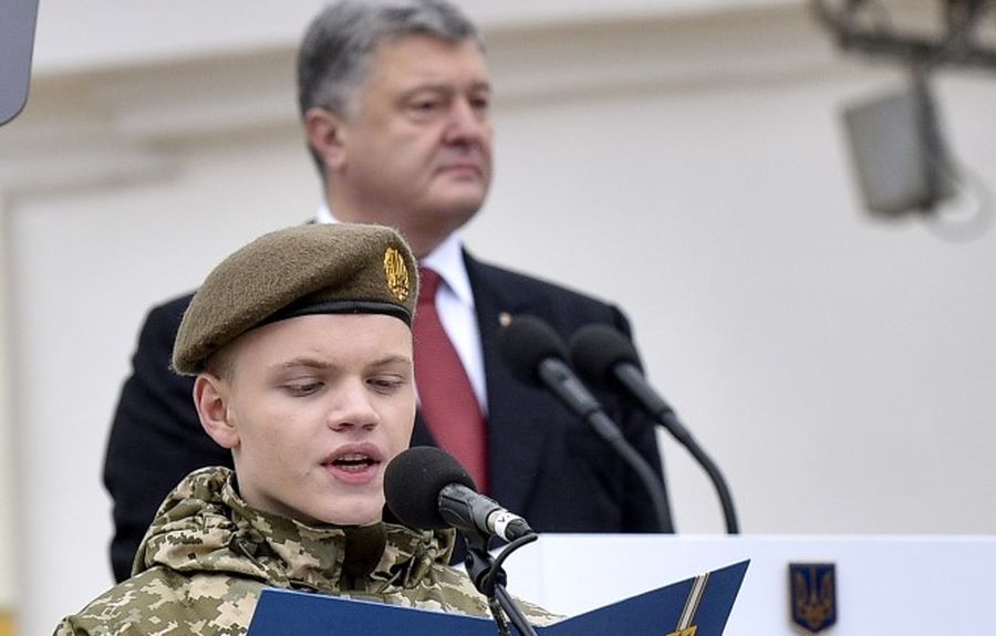 Порошенко: подвиги героев УПА вдохновляют нынешних защитников Украины