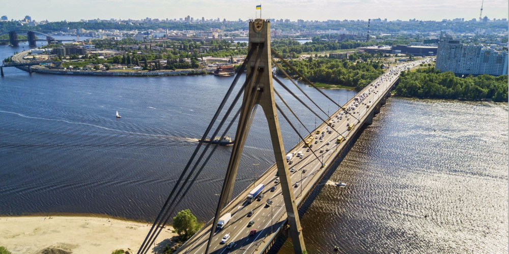 В Киевсовете предложили переименовать Московский мост и парк Дружбы Народов