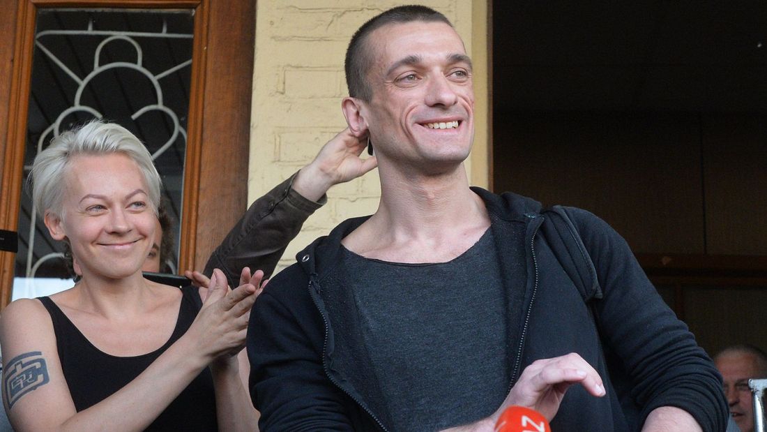 Суд Парижа оставил Павленского под арестом