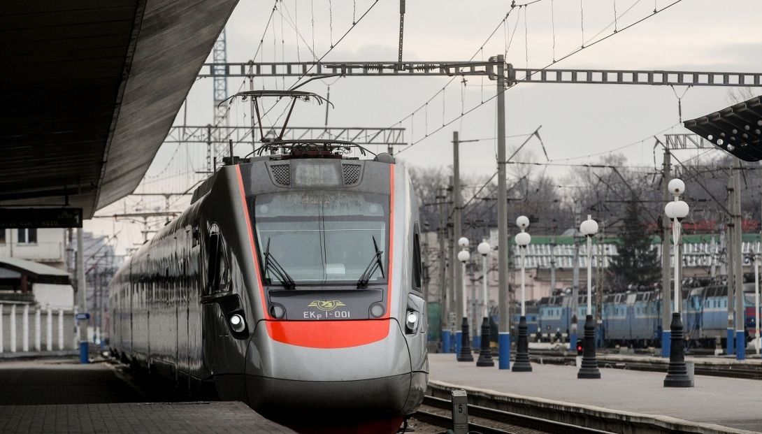 Укрзализныця запускает еще один поезд в Польшу