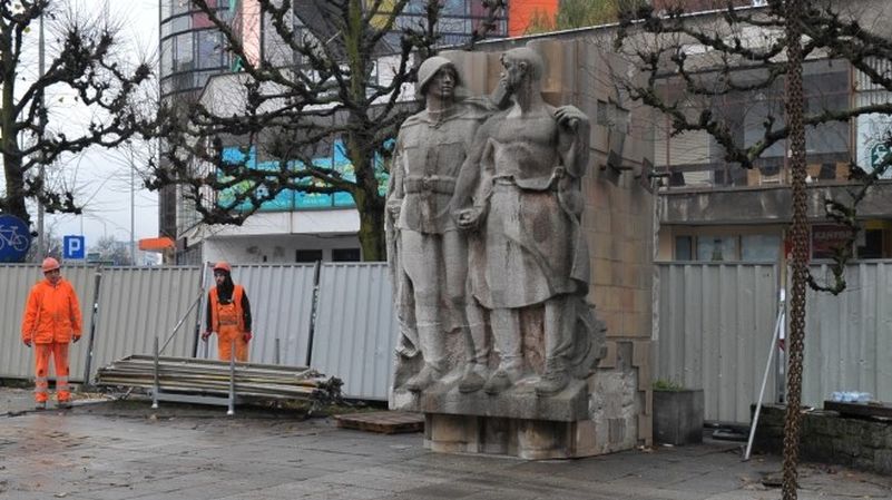 В Польше разобрали памятник благодарности советской армии