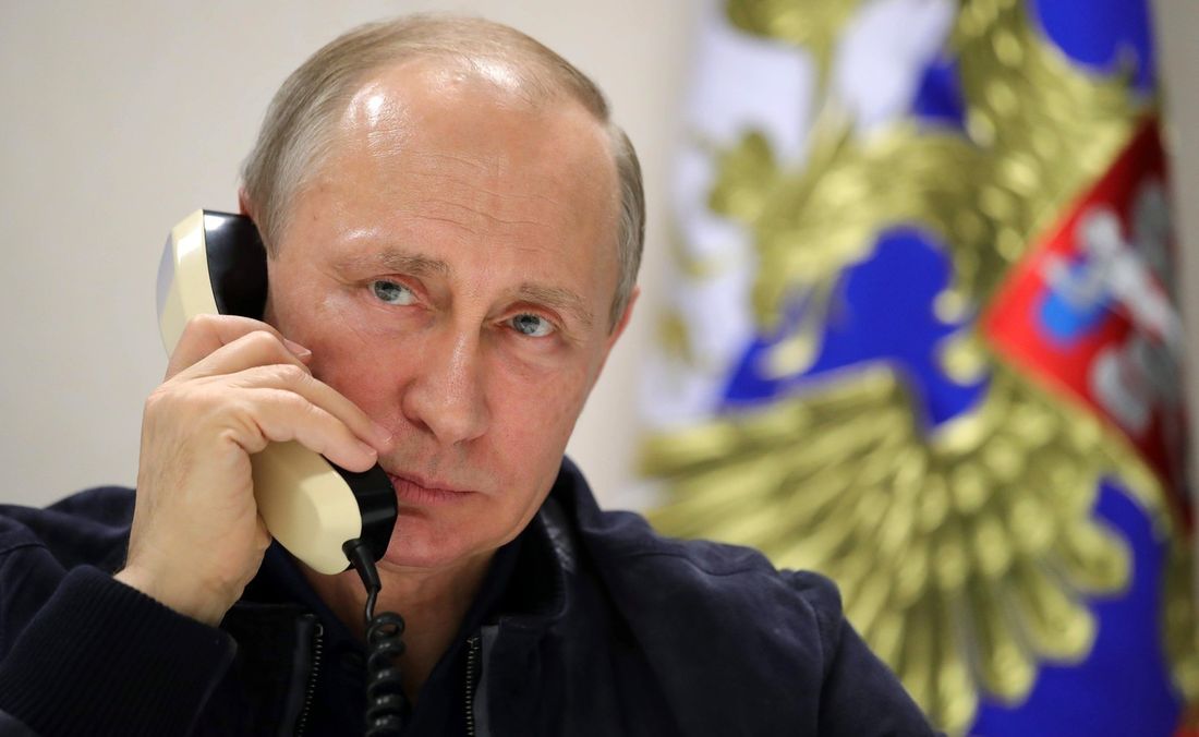 Путин проведет телефонный разговор с Трампом
