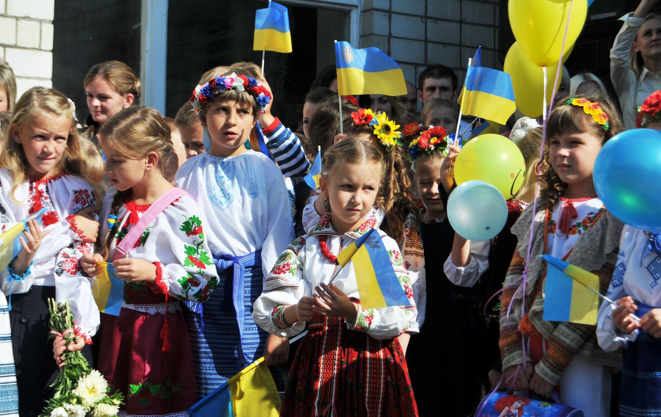 Порошенко: каждый украинец будет знать украинский